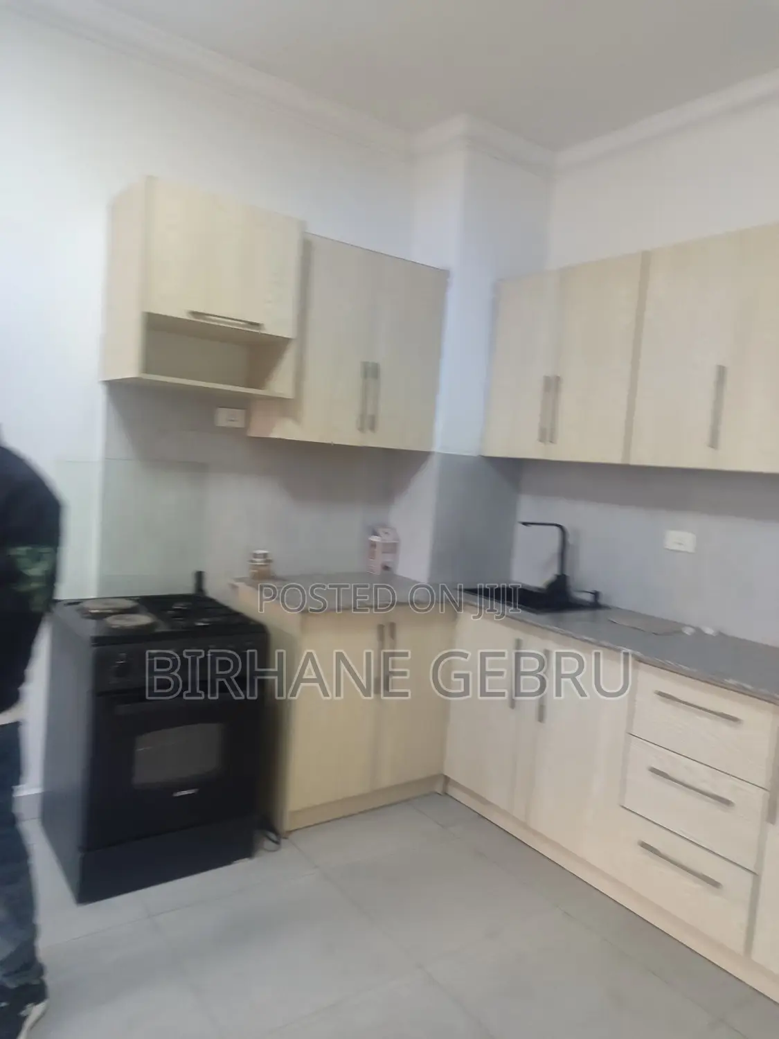 Furnished 3bdrm Apartment in Luxury Ferinshed, Kirkos for rent