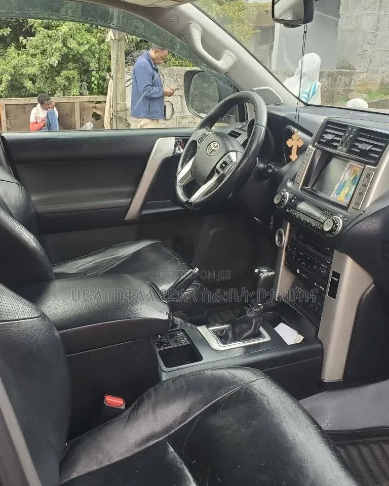 Toyota Land Cruiser Prado 2012 Gray