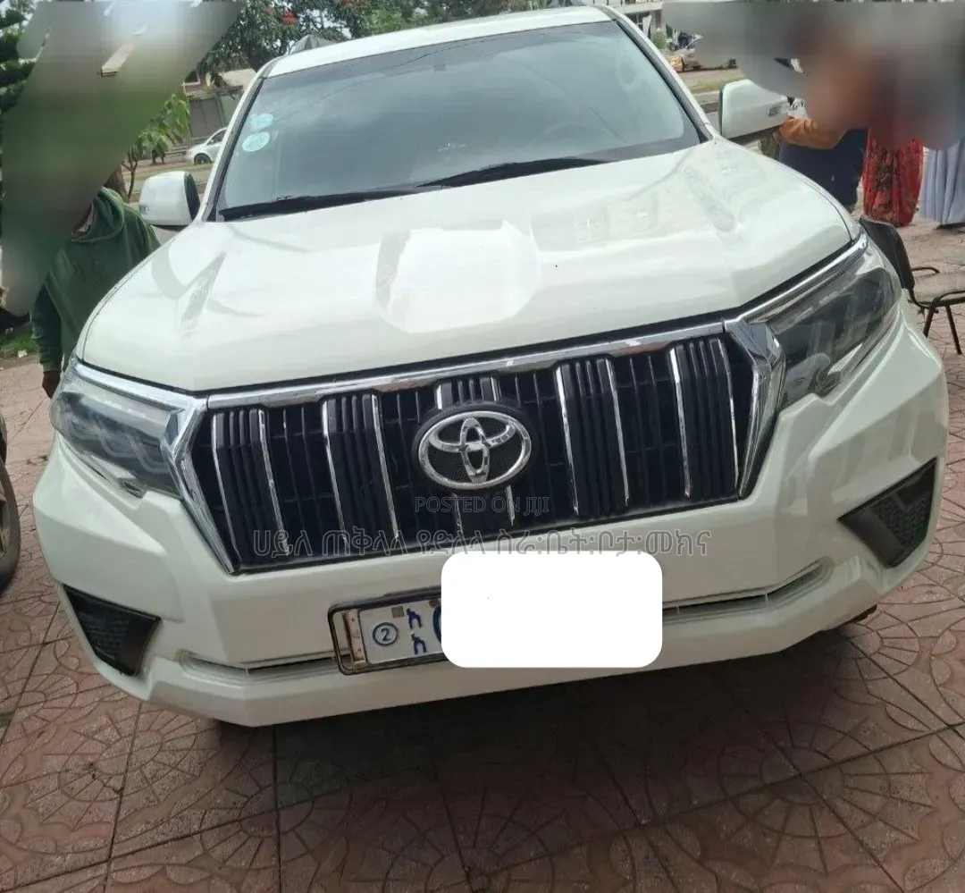 Toyota Land Cruiser Prado 2018 White