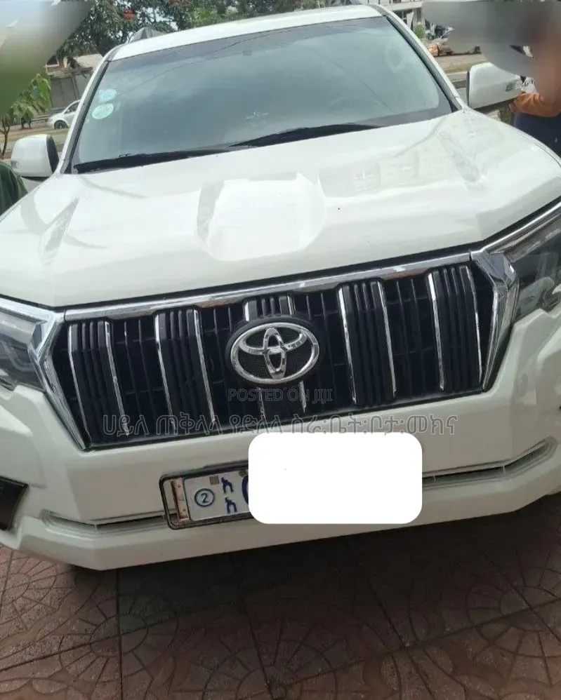 Toyota Land Cruiser Prado 2018 White