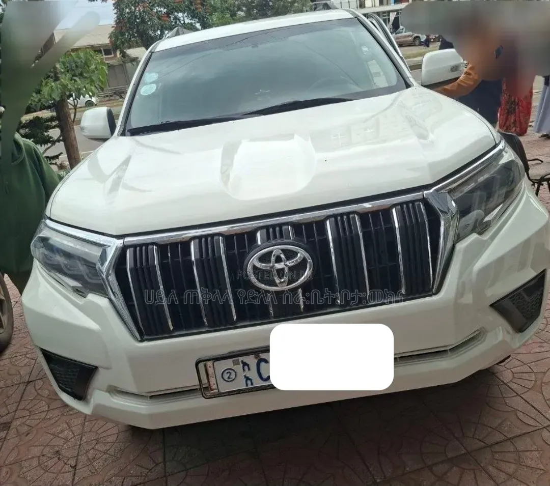 Toyota Land Cruiser Prado 2018 White
