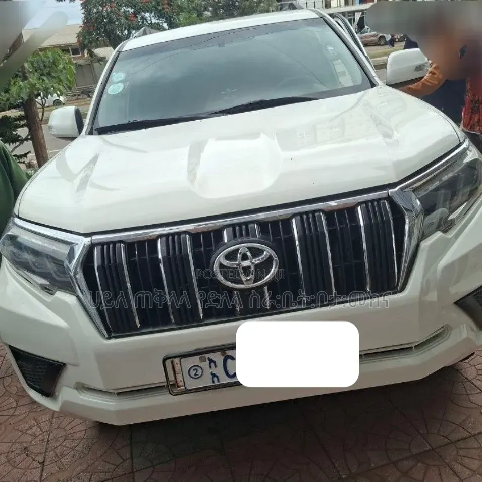 Toyota Land Cruiser Prado 2018 White