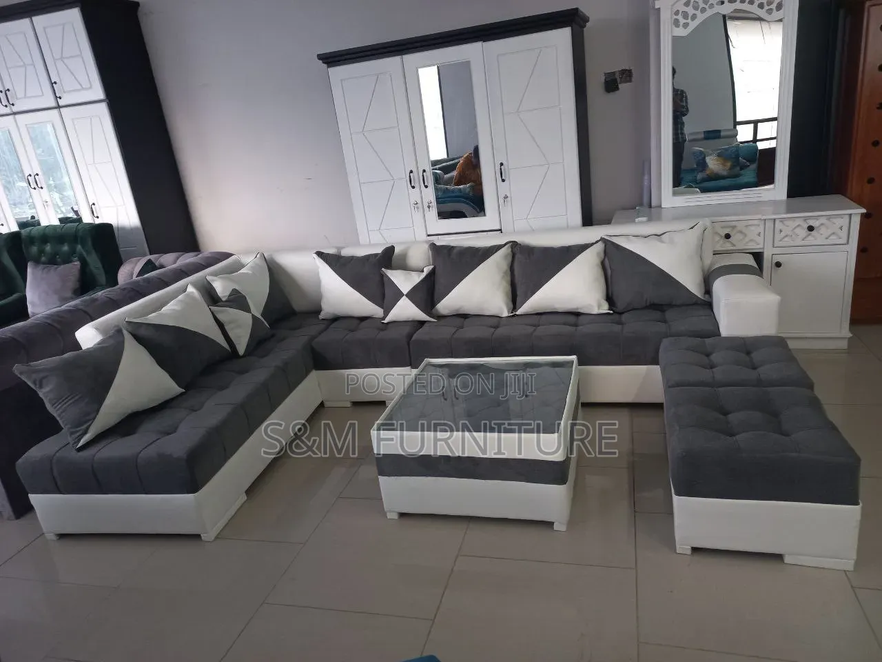 L Shape Sofa. ሶፋ