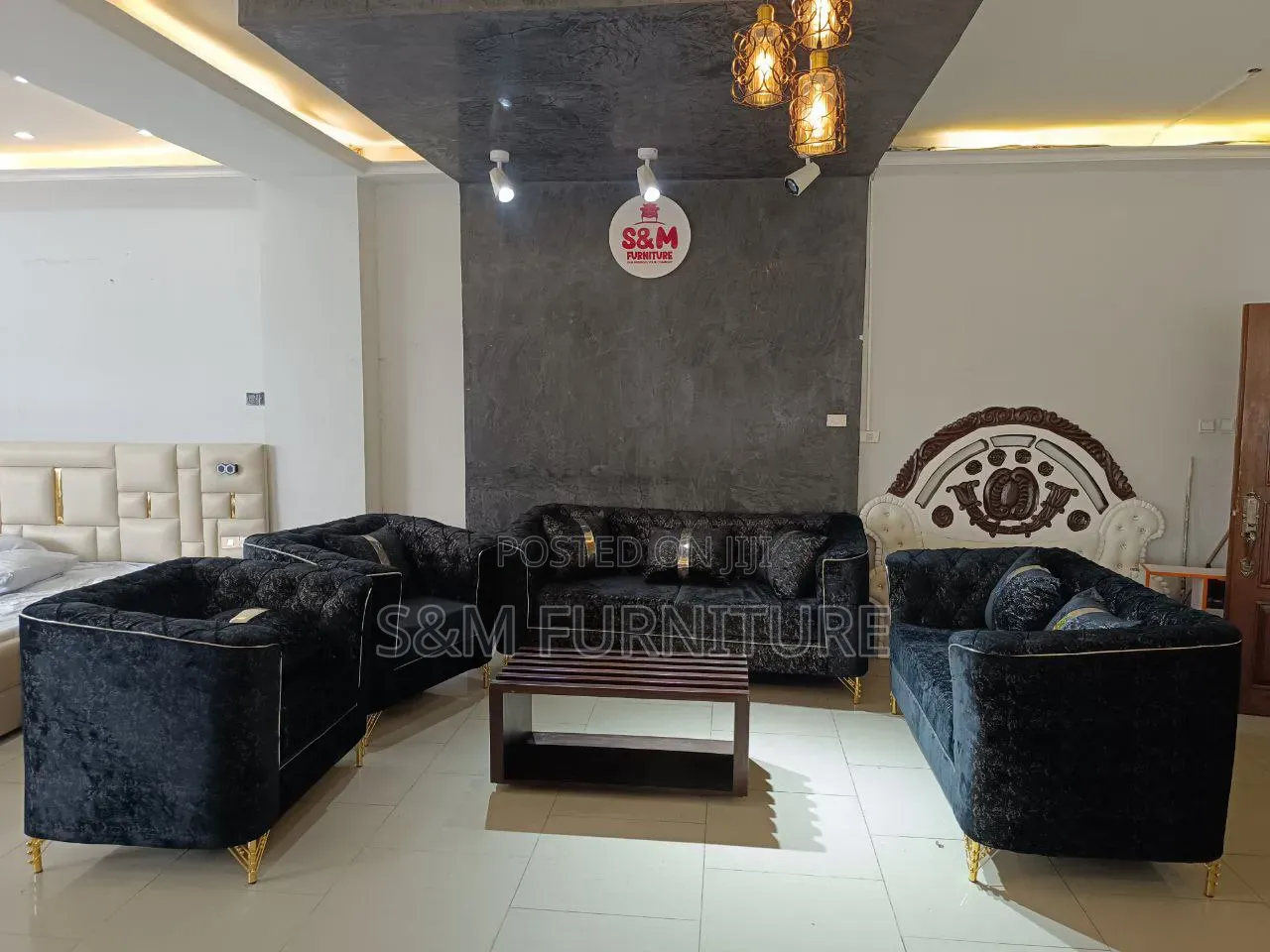 Sofa Set With a Touch of Class. ሶፋ