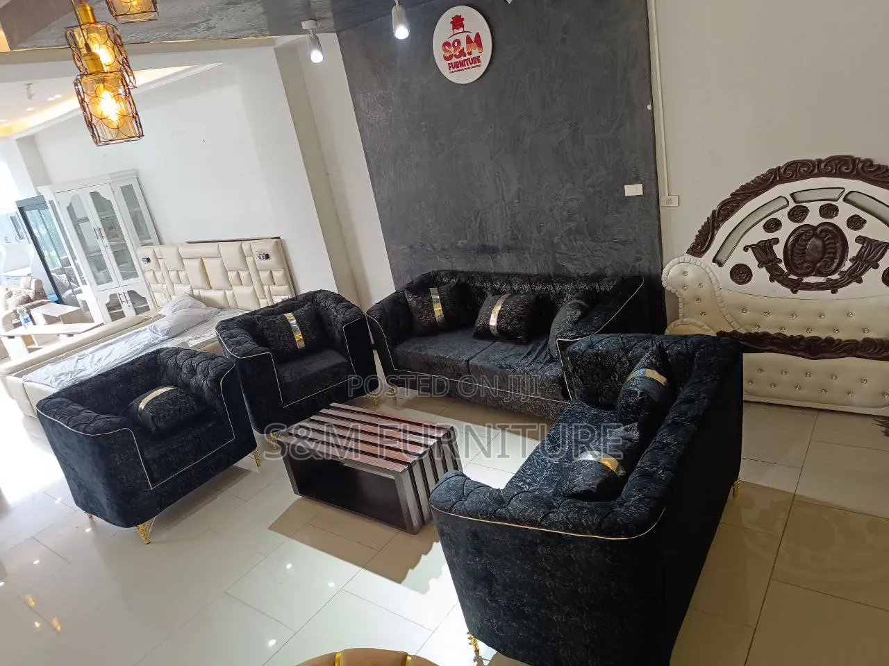 Sofa Set With a Touch of Class. ሶፋ