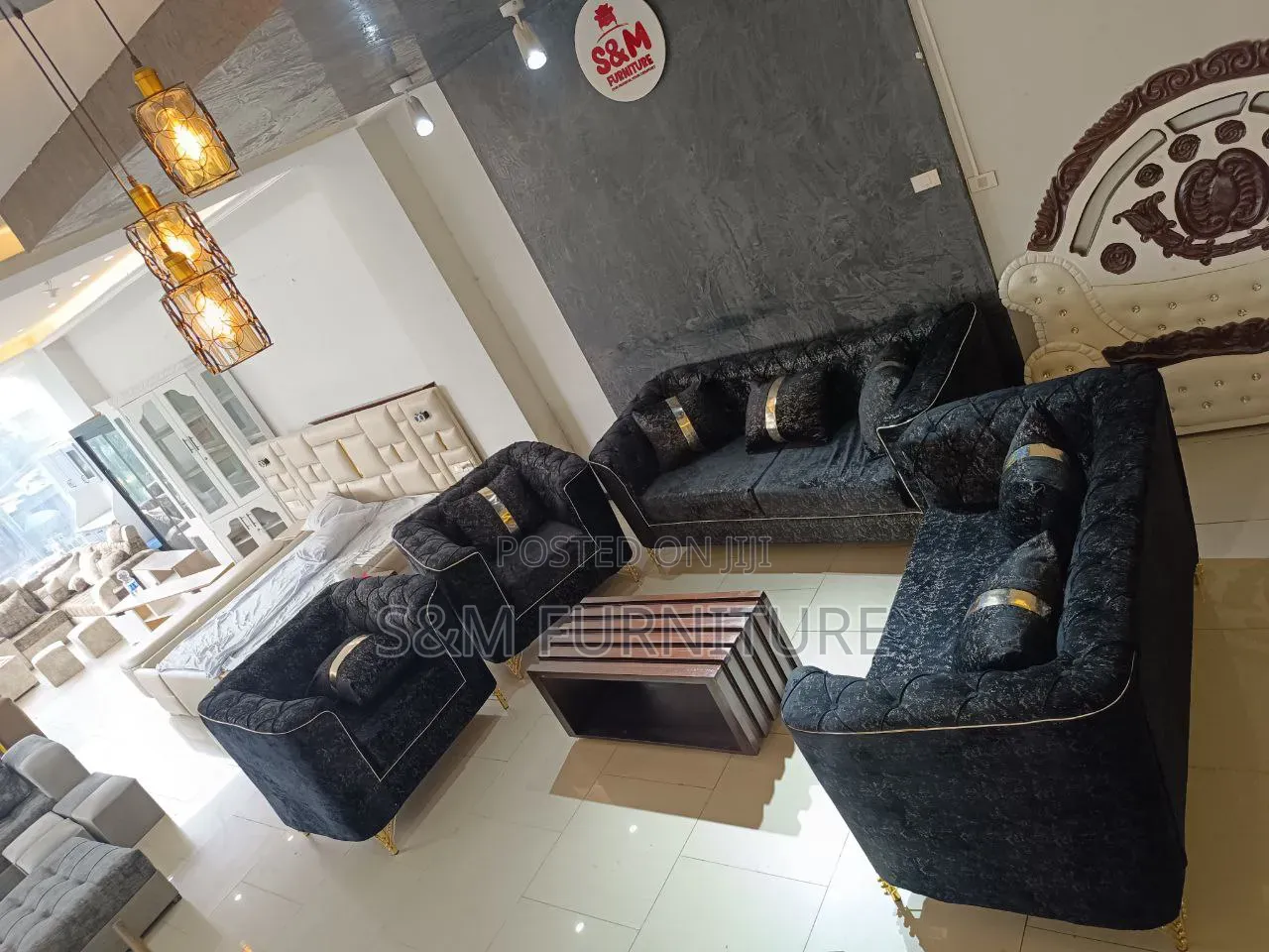 Sofa Set With a Touch of Class. ሶፋ