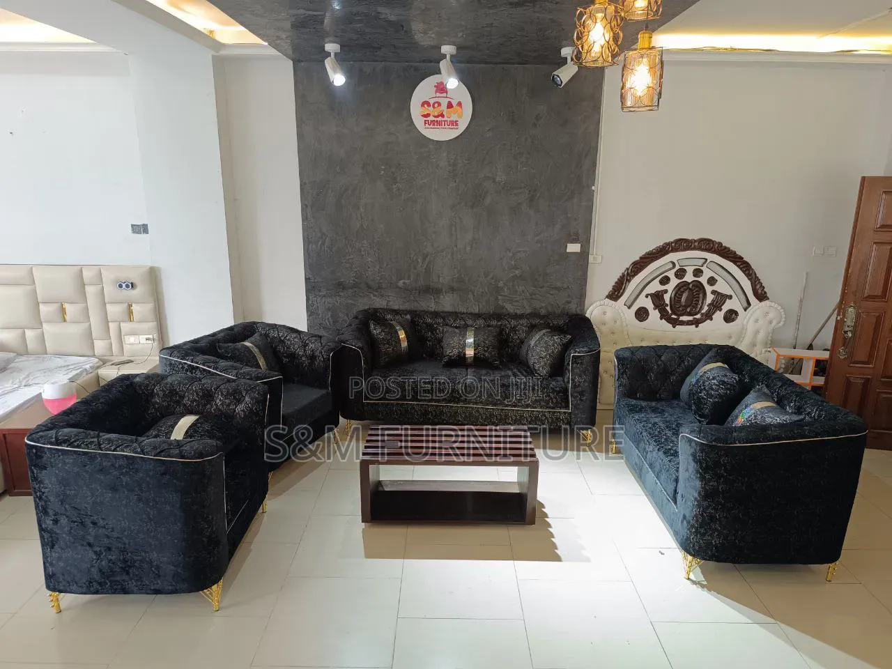 Sofa Set With a Touch of Class. ሶፋ