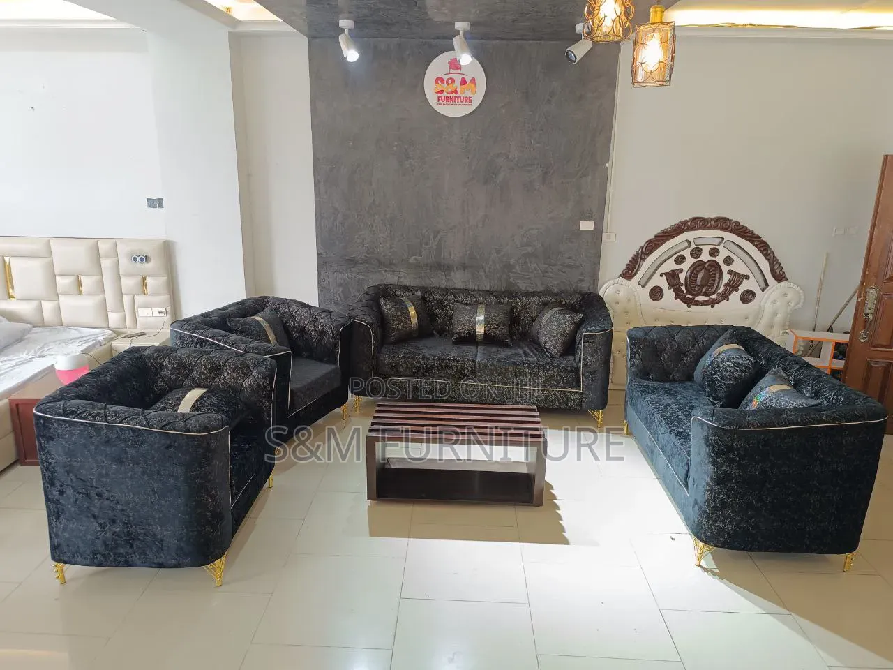 Sofa Set With a Touch of Class. ሶፋ