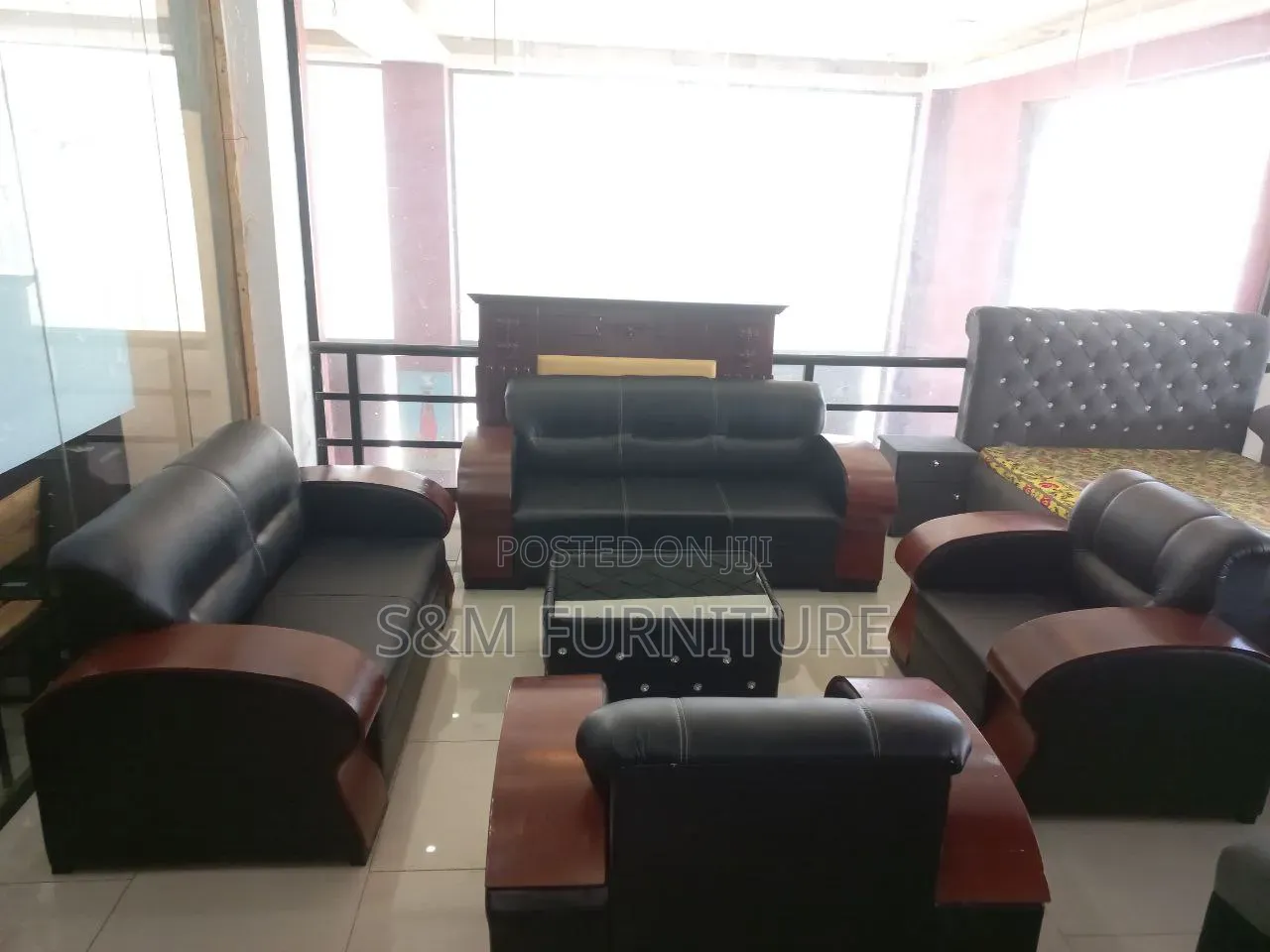 Leather Sofa Set With Premium Quality. ሶፋ