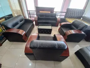 Leather Sofa Set With Premium Quality. ሶፋ