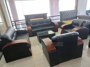 Leather Sofa Set With Premium Quality. ሶፋ