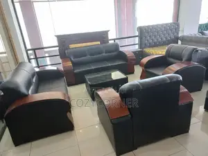 Leather Sofa Set With Premium Quality. ሶፋ
