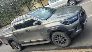 Toyota Hilux 2022 Green