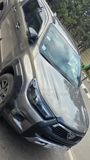 Toyota Hilux 2022 Green