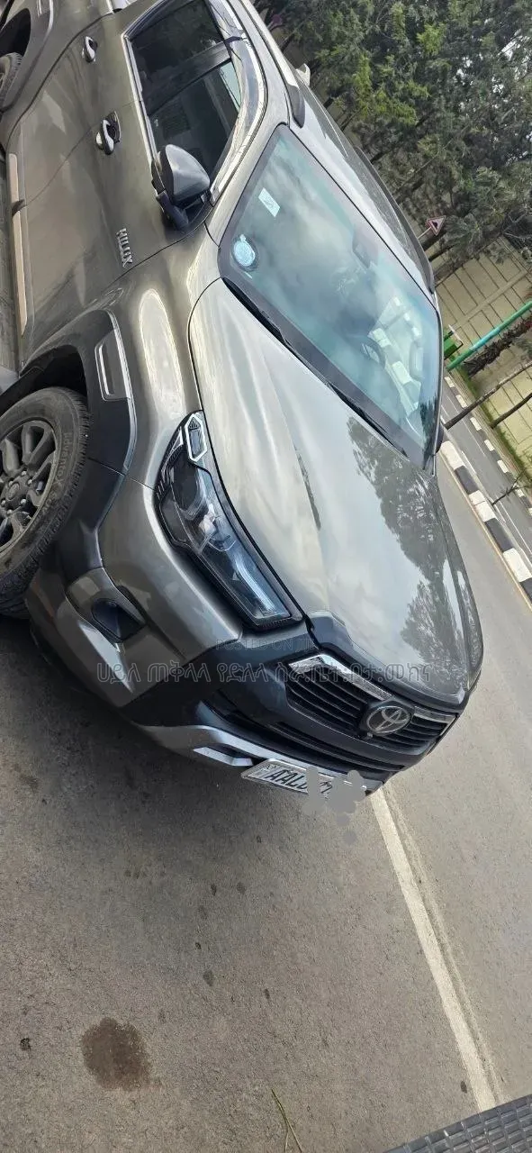 Toyota Hilux 2022 Green