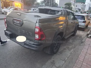 Toyota Hilux 2022 Pink