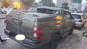 Toyota Hilux 2022 Pink