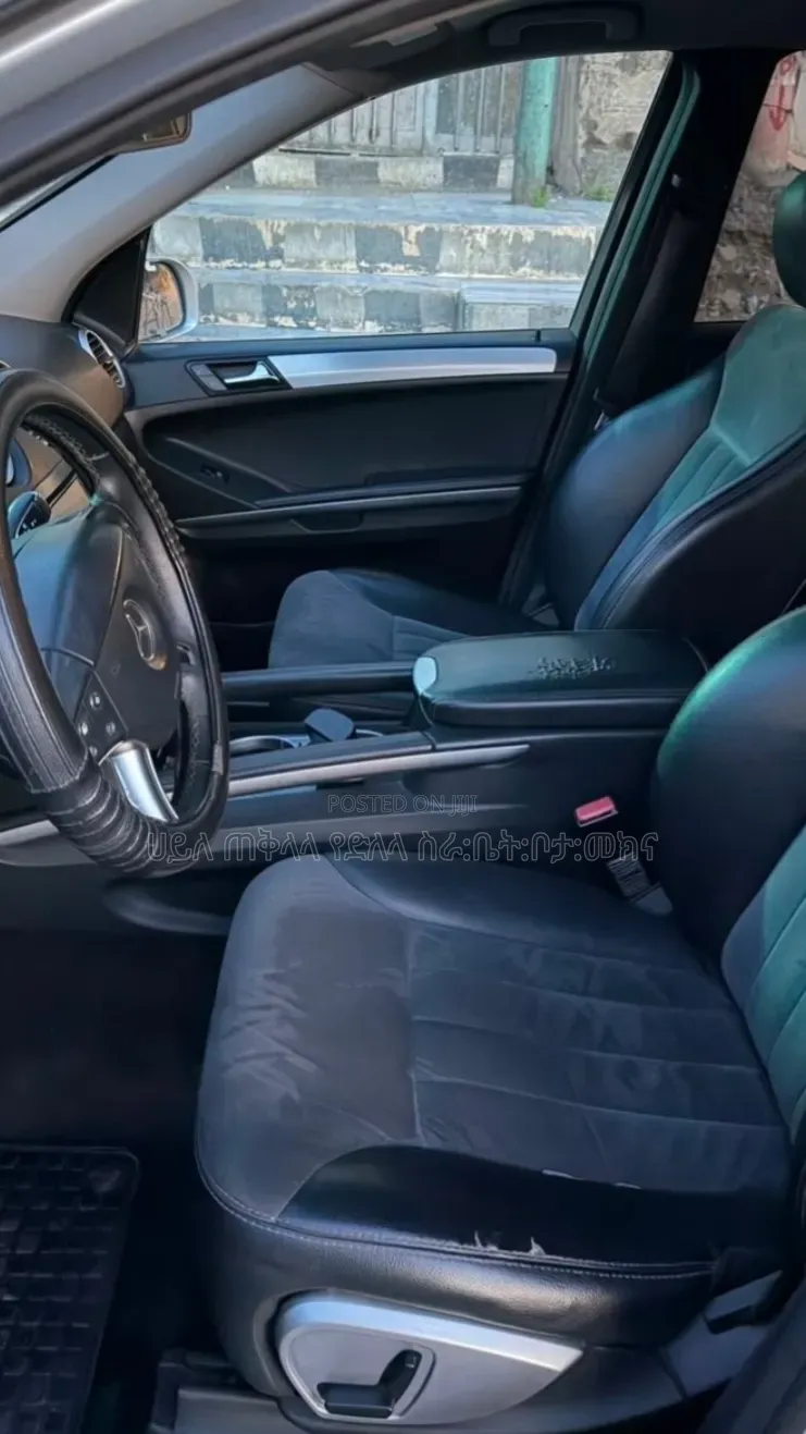 Mercedes-Benz C320 2009 Silver