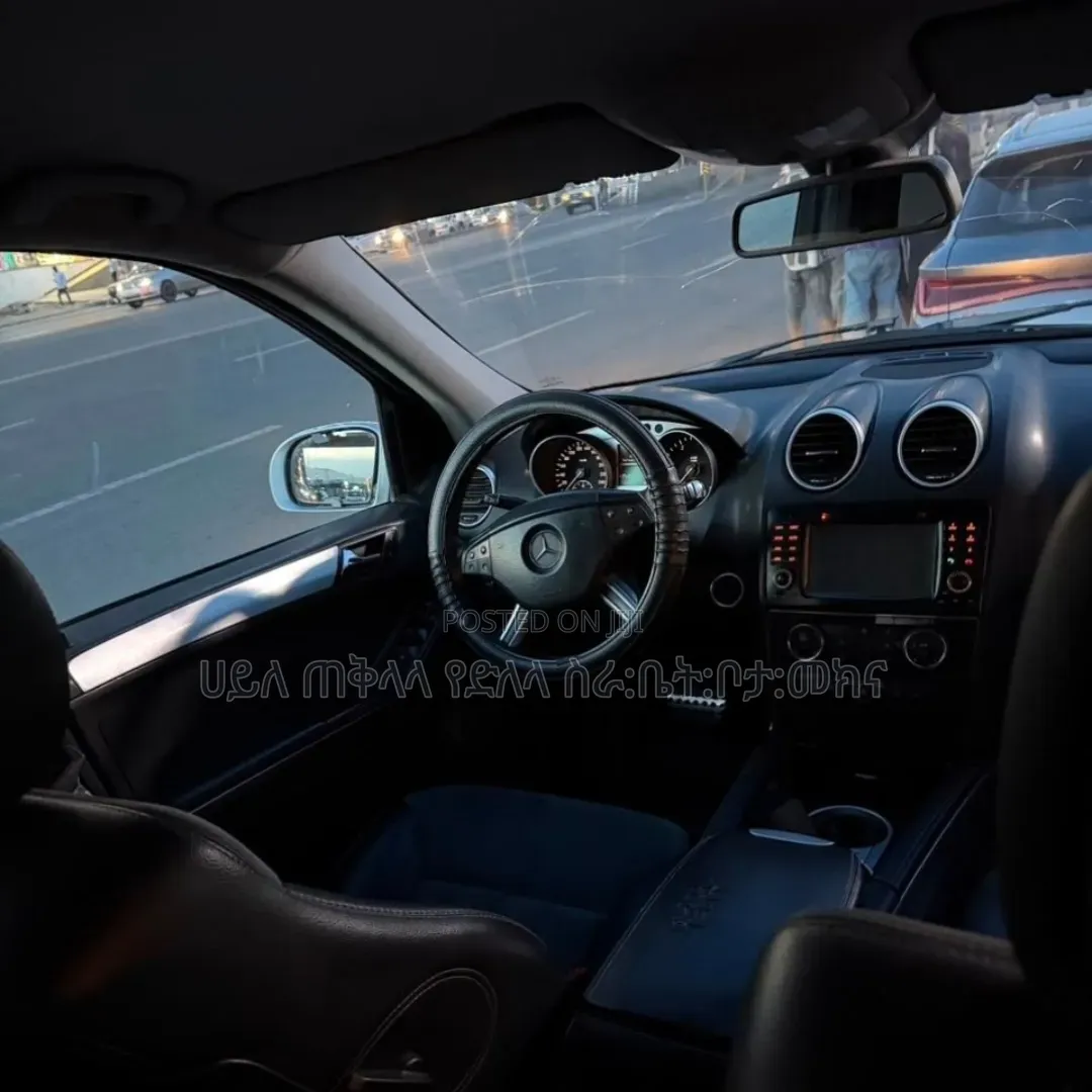 Mercedes-Benz C320 2009 Silver