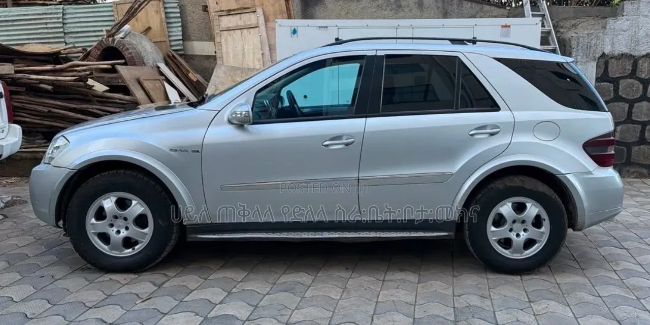 Mercedes-Benz C320 2009 Silver
