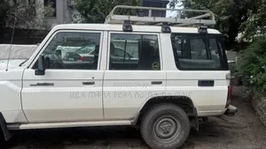 Toyota Land Cruiser 2012 White