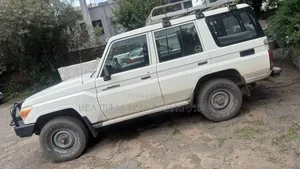 Toyota Land Cruiser 2012 White