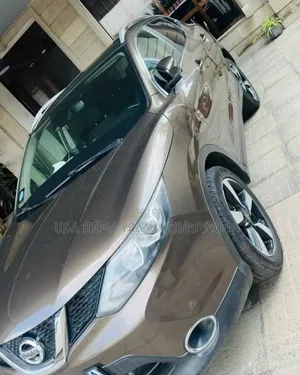 Nissan Qashqai 2017 Pink