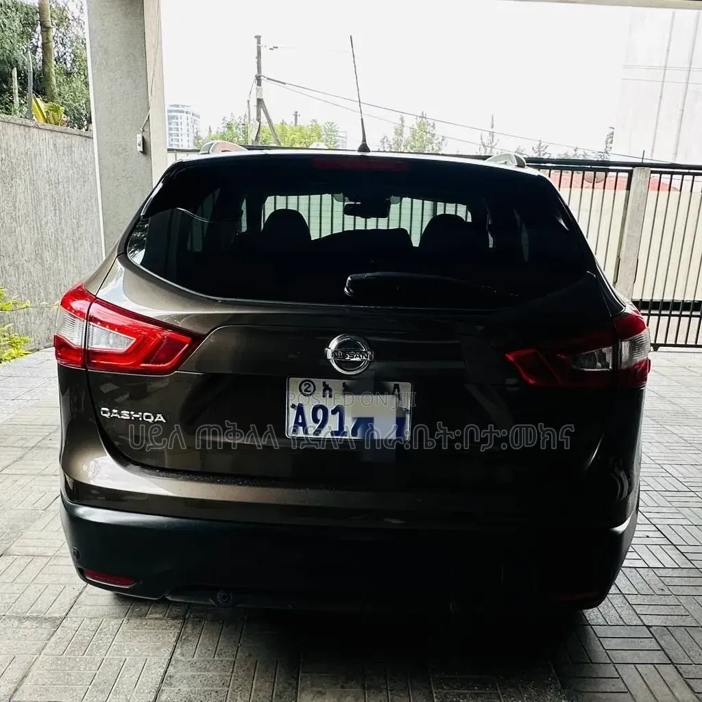 Nissan Qashqai 2017 Pink