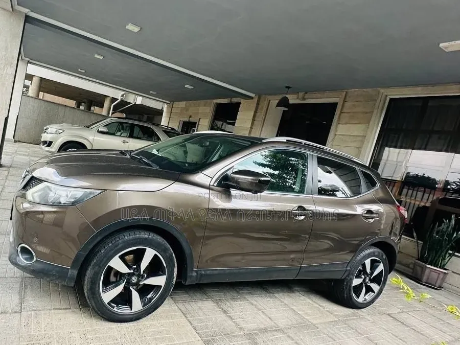 Nissan Qashqai 2017 Pink