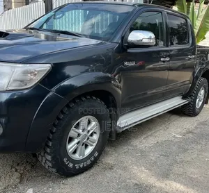 Toyota Hilux 2013 Matt Black