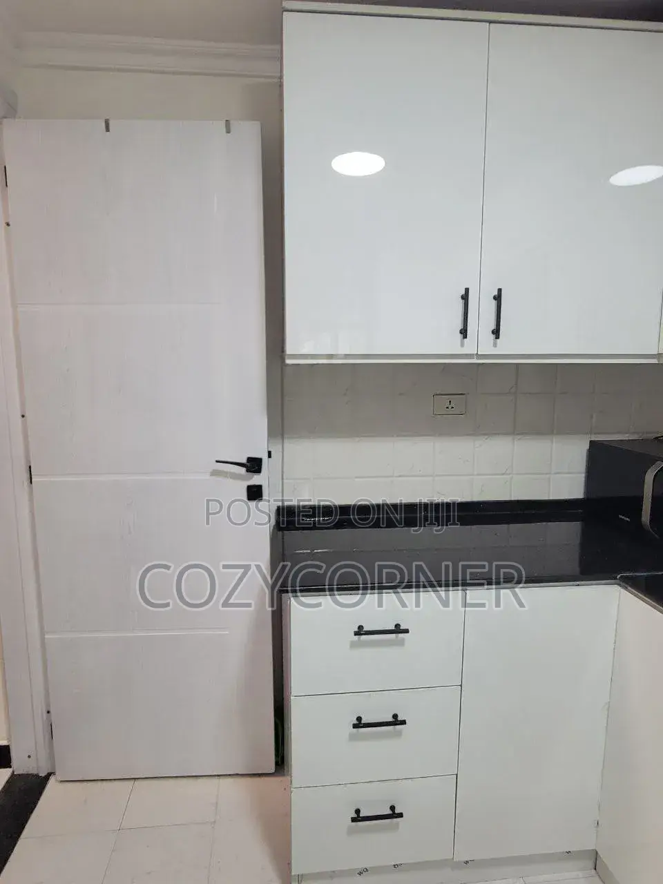 Flashy Kitchen Cabinet Priced Per Square Meter. ኪችን በካሬ