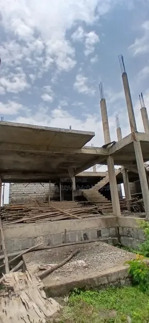7bdrm House in ሸገር@ለገጣፎ አካቢቡ, Oromia-Finfinne for sale