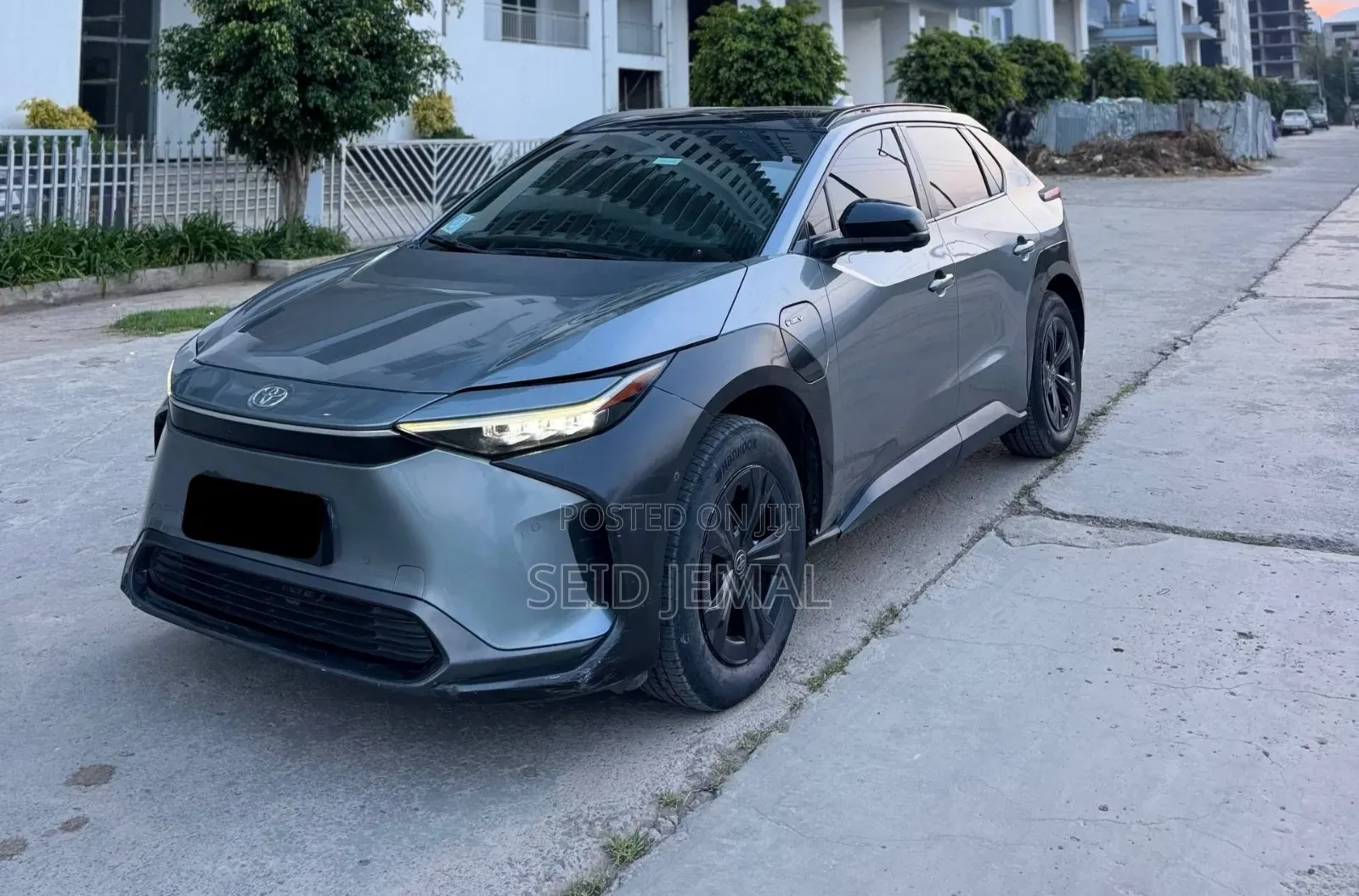 Toyota bZ4X 2024 Gray