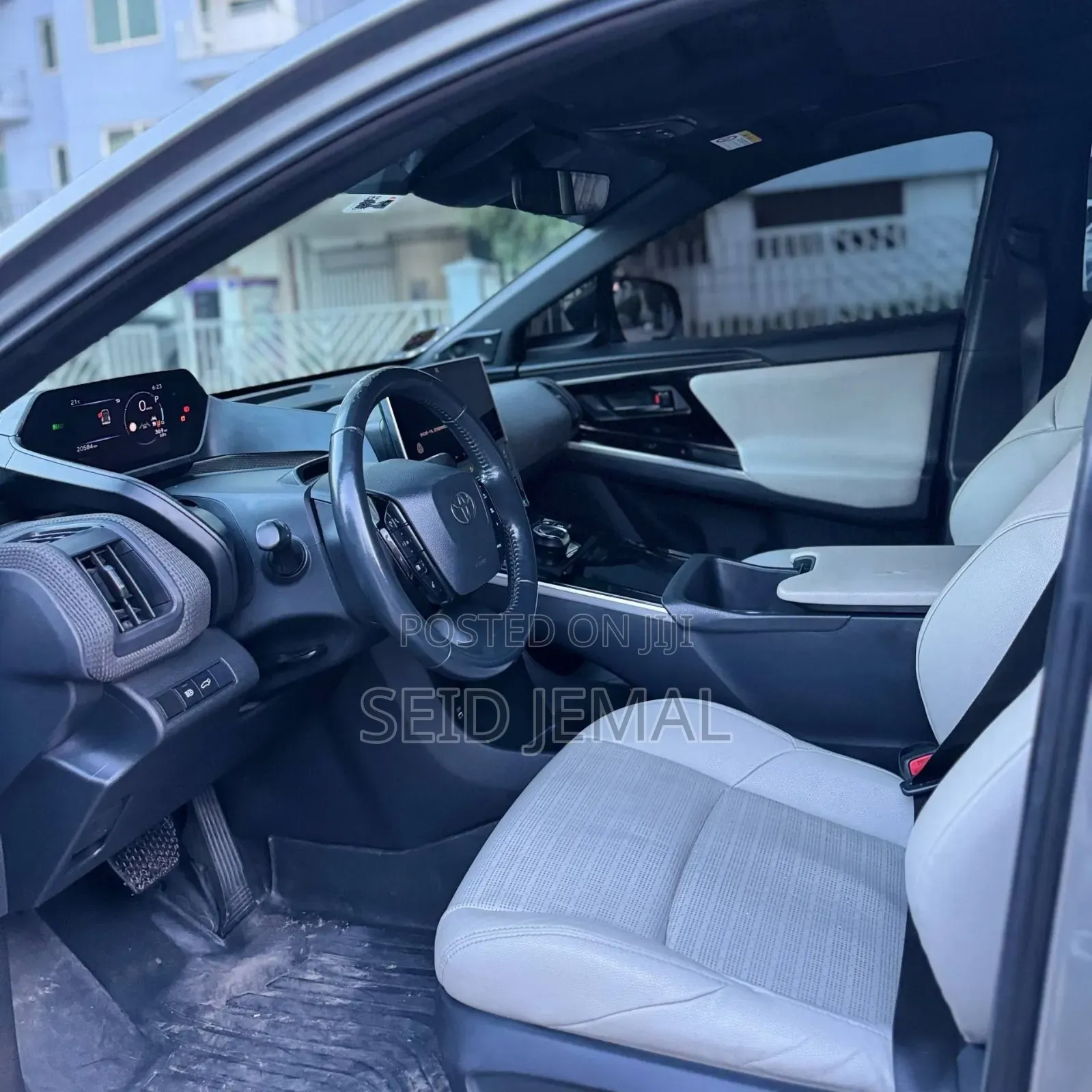 Toyota bZ4X 2024 Gray