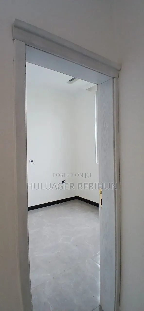 Furnished 3bdrm Villa in Bole for sale
