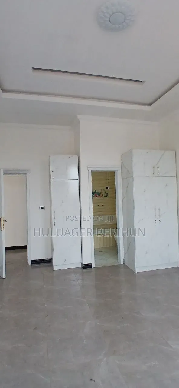 Furnished 3bdrm Villa in Bole for sale