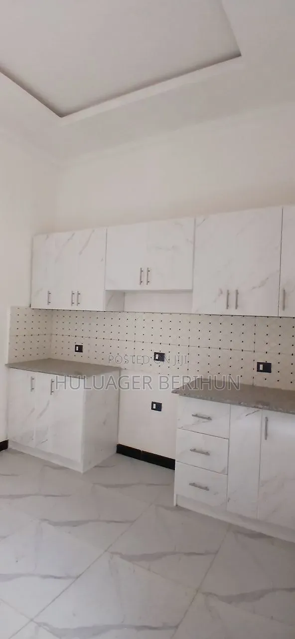 Furnished 3bdrm Villa in Bole for sale