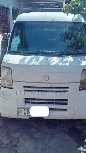 Suzuki Every Wagon 2012 White