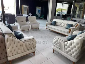 Luxurious 9 Seater Sofa Set. ሶፋ