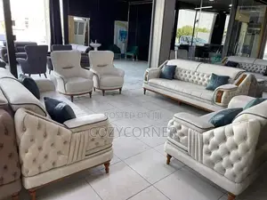 Luxurious 9 Seater Sofa Set. ሶፋ