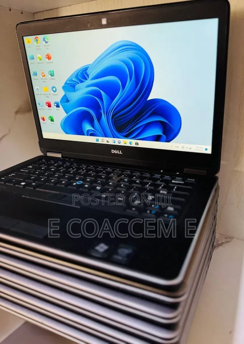New Laptop Dell 8GB Intel Core i7 SSD 256GB