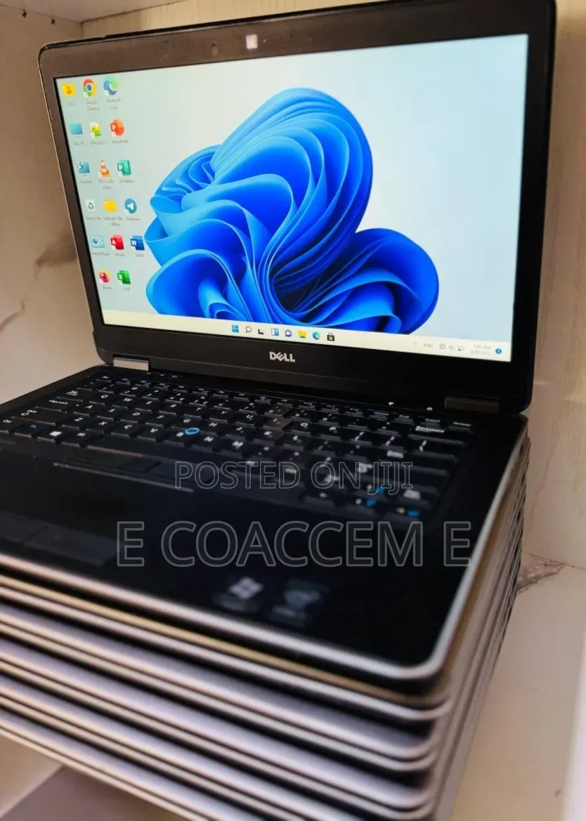 New Laptop Dell 8GB Intel Core i7 SSD 256GB