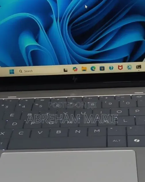 New Laptop HP OmniBook 5 Flip 16GB Intel Core Ultra 7 SSD 1T