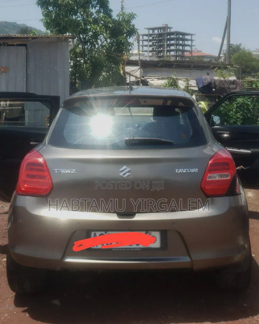 Suzuki Swift 2021 Gray