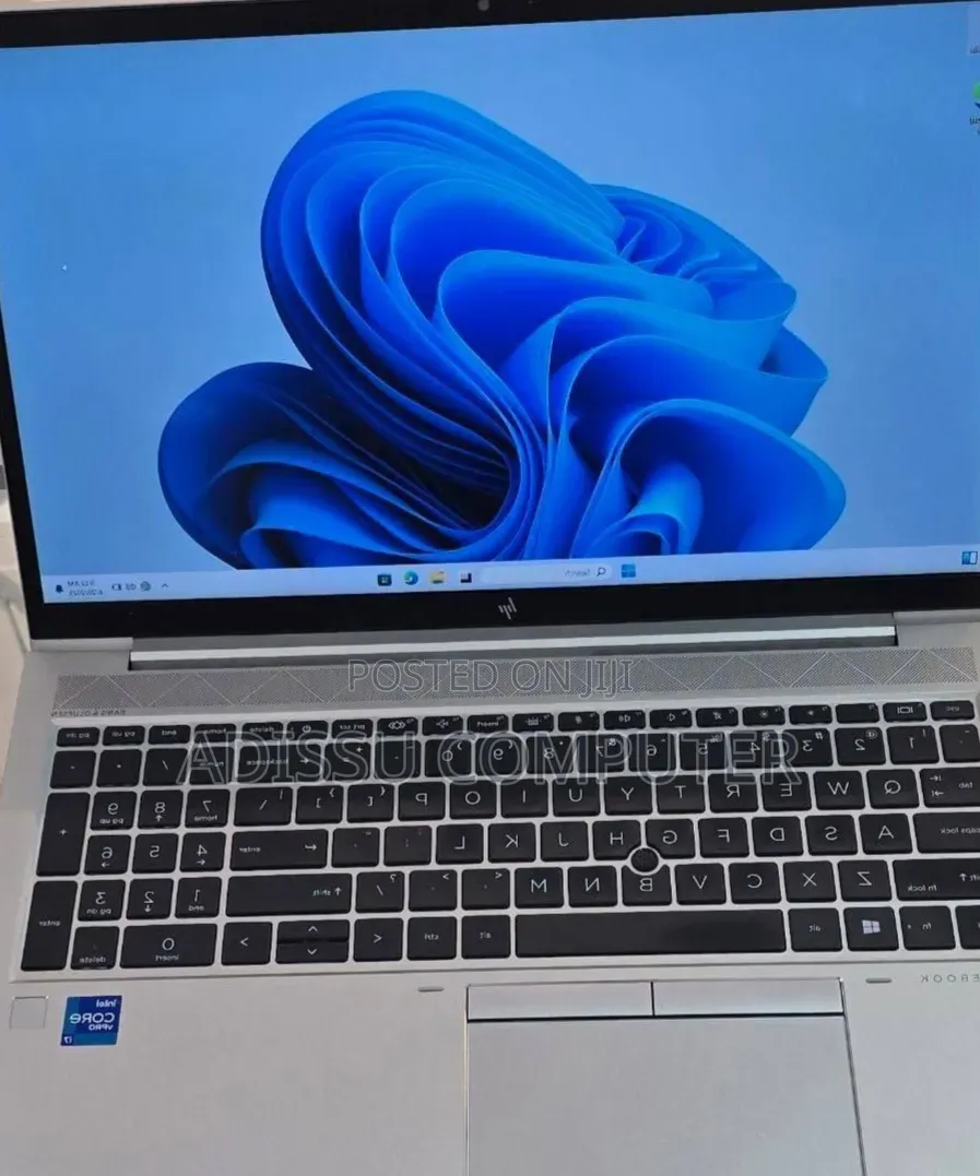 New Laptop HP EliteBook 840 G8 16GB Intel Core i7 SSD 512GB