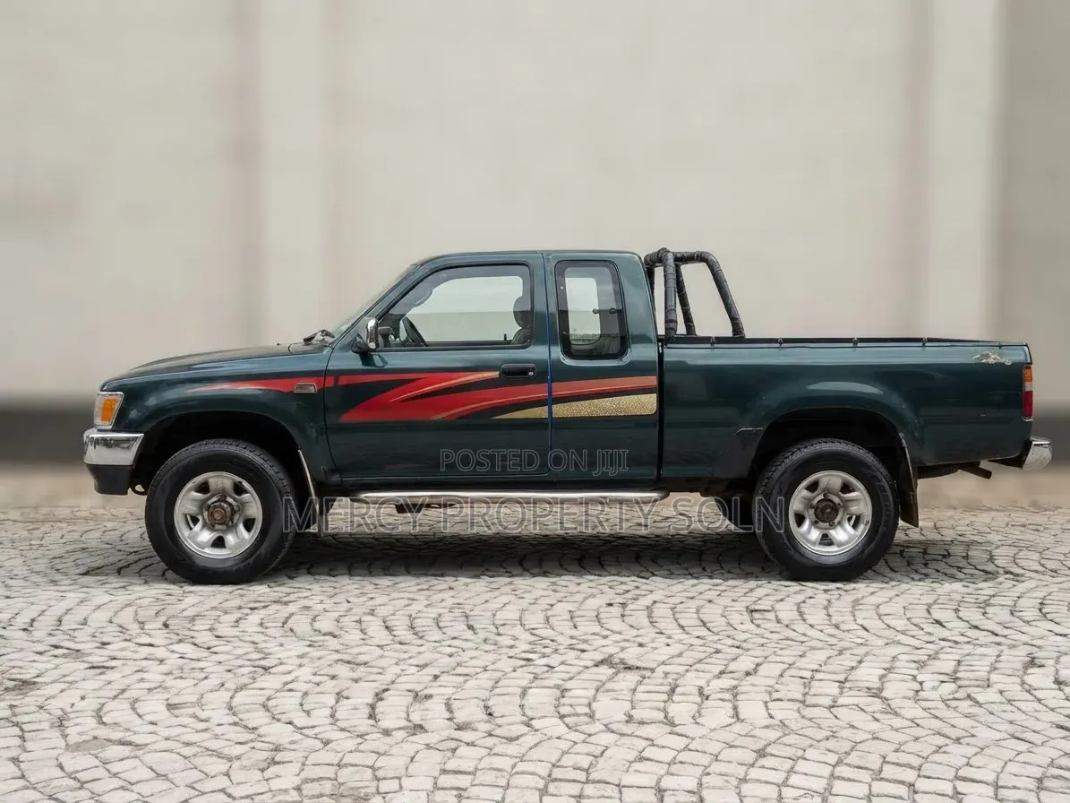 Toyota Hilux 1996 Green