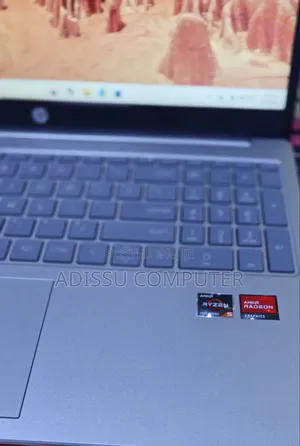 New Laptop HP EliteBook 750 G1 8GB AMD Ryzen 5 SSD 512GB