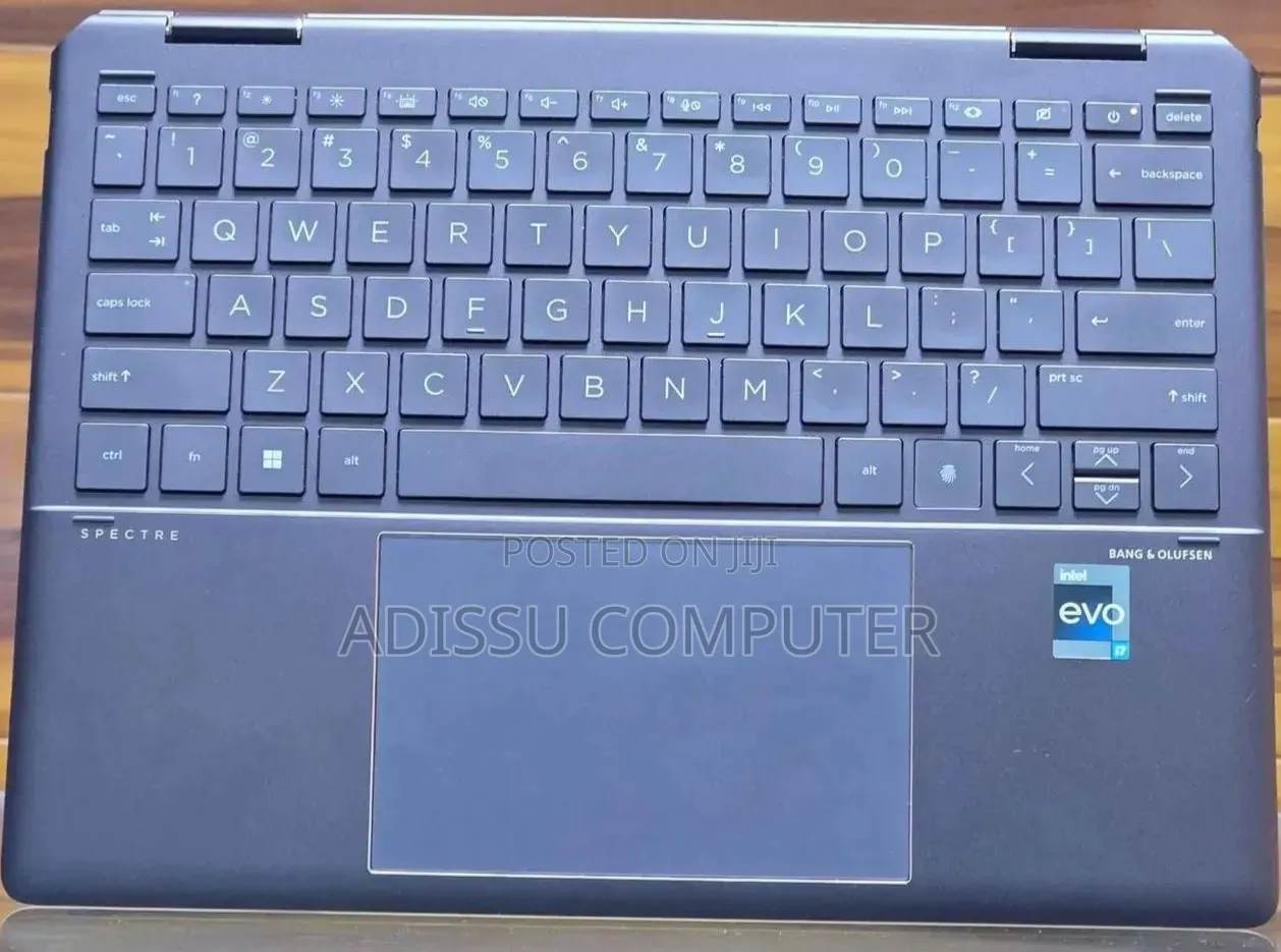 New Laptop HP Spectra 13 16GB Intel Core i7 SSD 1T