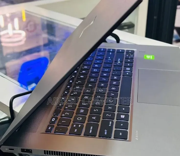 New Laptop HP ZBook 15 32GB Intel Core i9 SSD 512GB