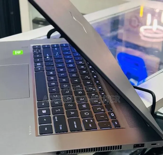 New Laptop HP ZBook 15 32GB Intel Core i9 SSD 512GB